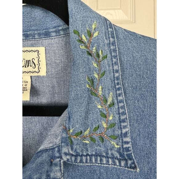 Vintage Tantrums Denim Embroidered Safari Giraffe Elephant Blouse Petite Medium - Picture 3 of 6